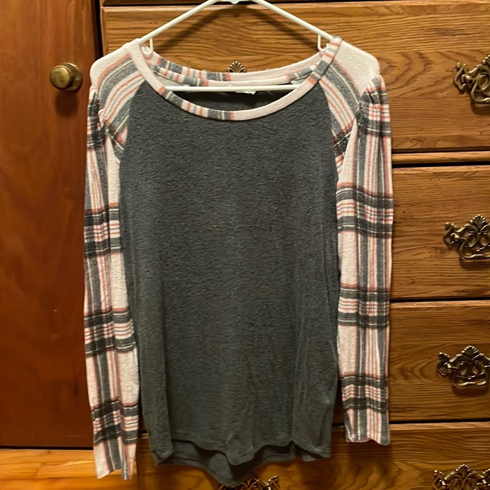 Used like new Maurice’s long sleeve shirt